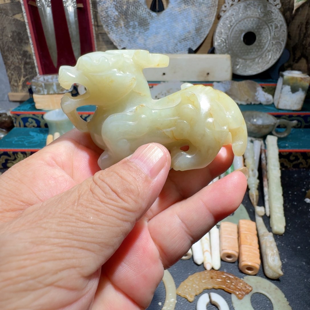 中***成和田玉（糖玉）未镶嵌挂件