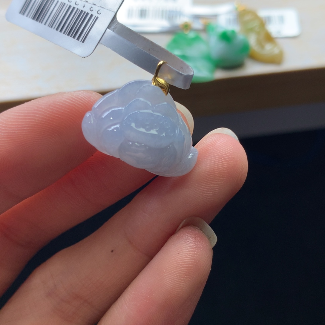翡翠18K金镶嵌颈饰吊坠