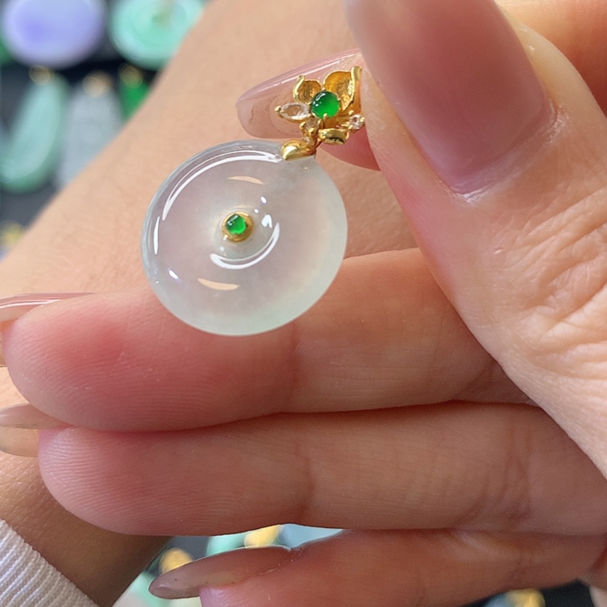 【闪购商品】翡翠吊坠(赠链)18K金镶嵌