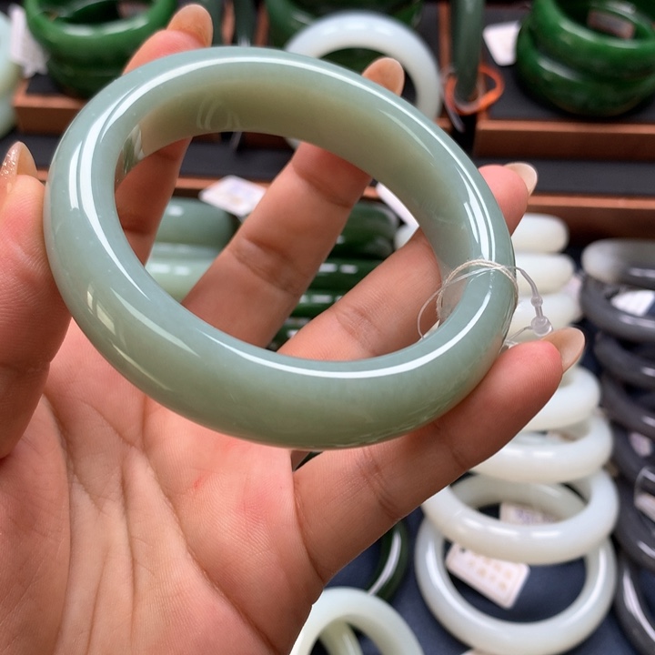 【闪购商品】未镶嵌手镯和田玉