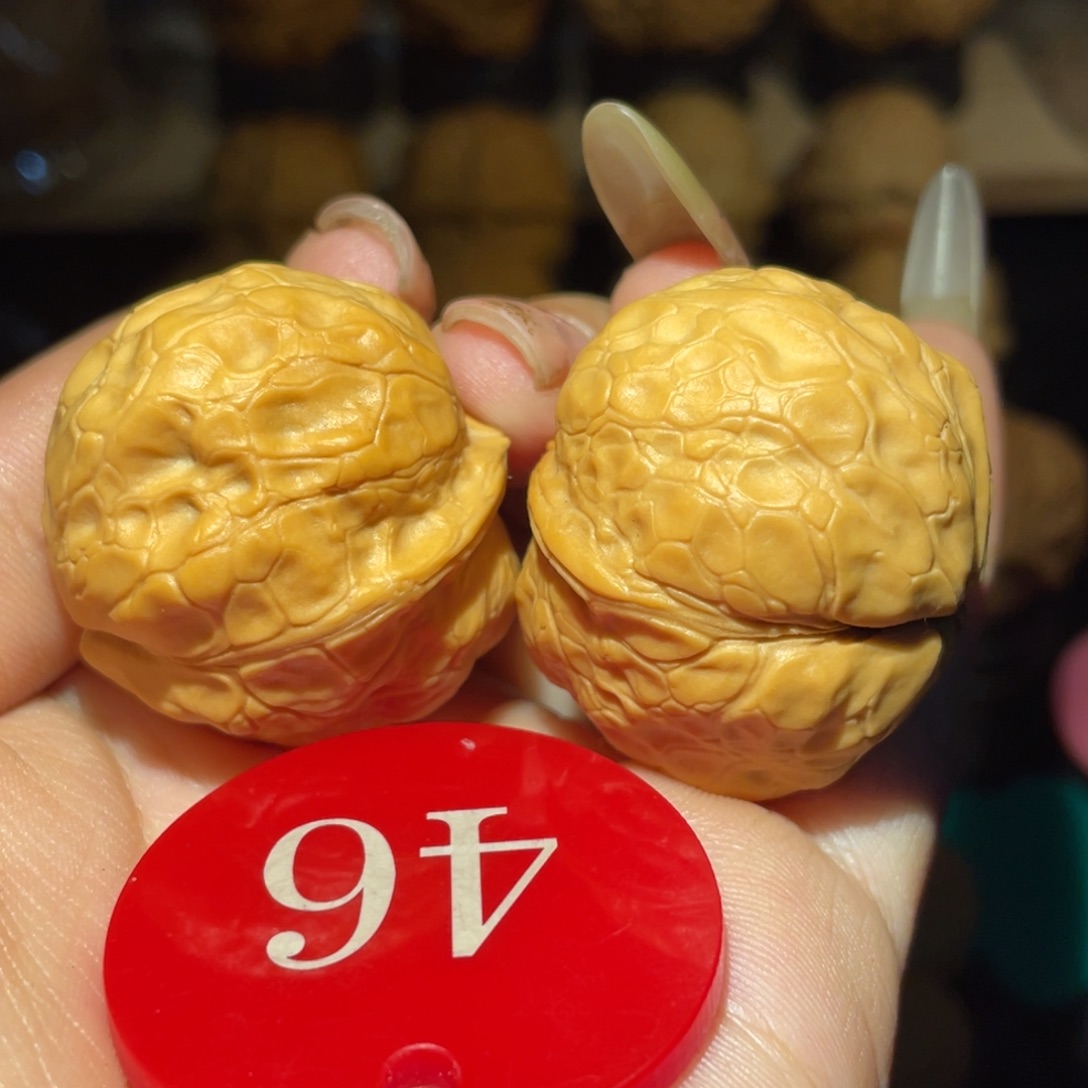 赤脚金蟾34尺寸核桃