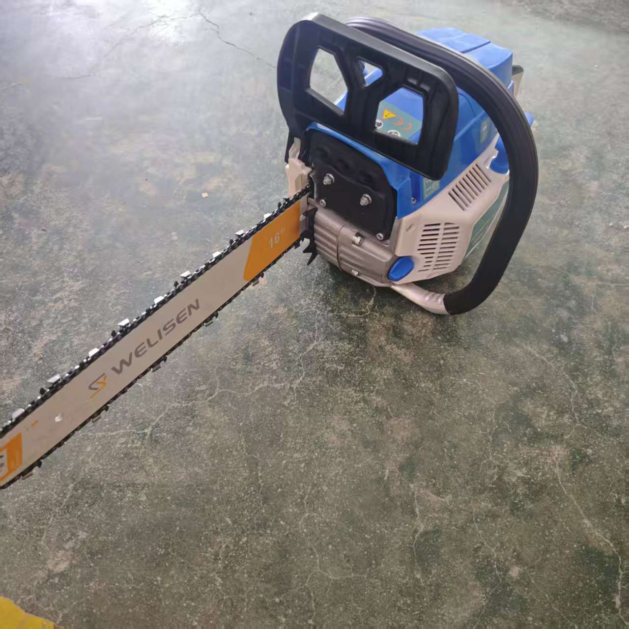 新款蓝白16寸大尺寸高性能油锯