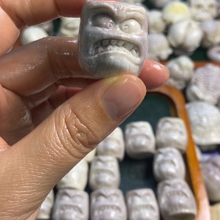 南***南配饰鹿角雕刻一个出