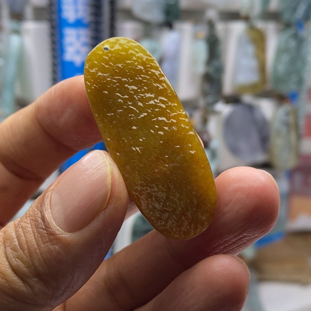 翡翠颈饰未镶嵌平安