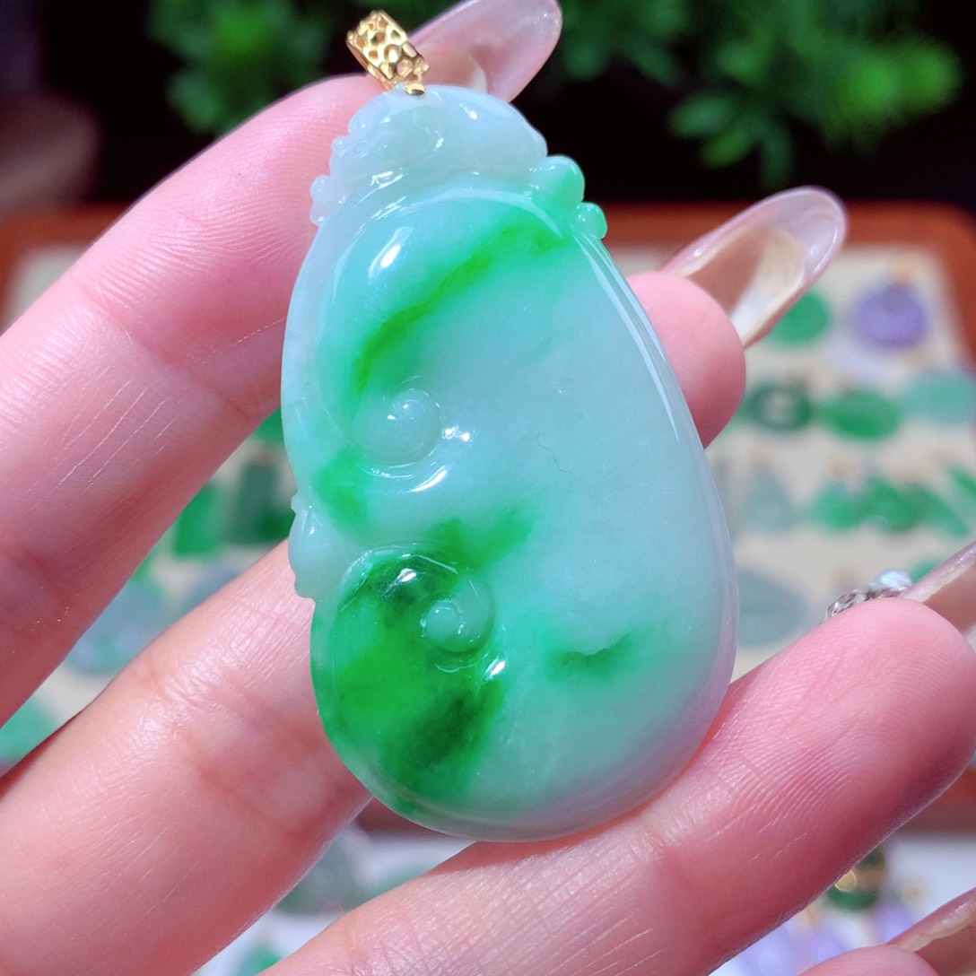 翡翠吊坠(不含链)18K金镶嵌