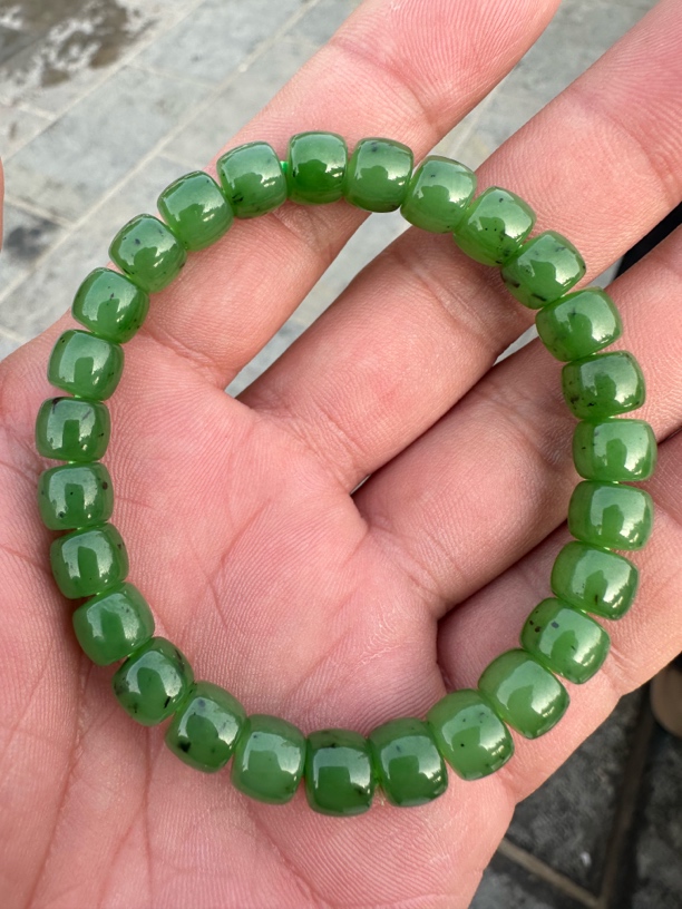 乌兰海碧玉直切手串闭眼入的价格