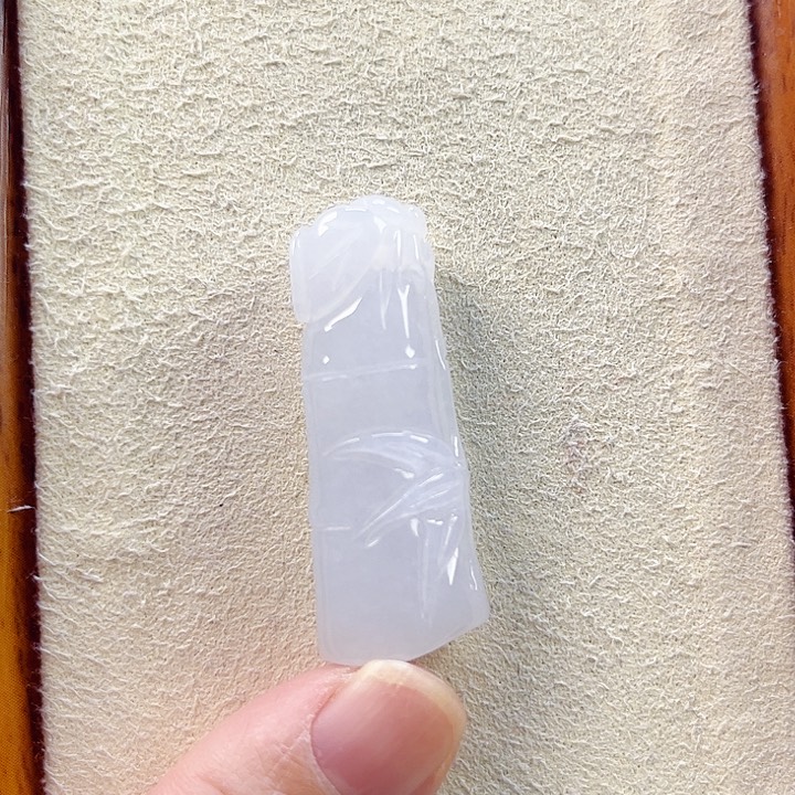 翡翠未镶嵌颈饰孤品