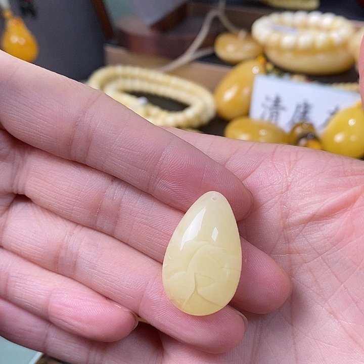 裸石琥珀未镶嵌水滴