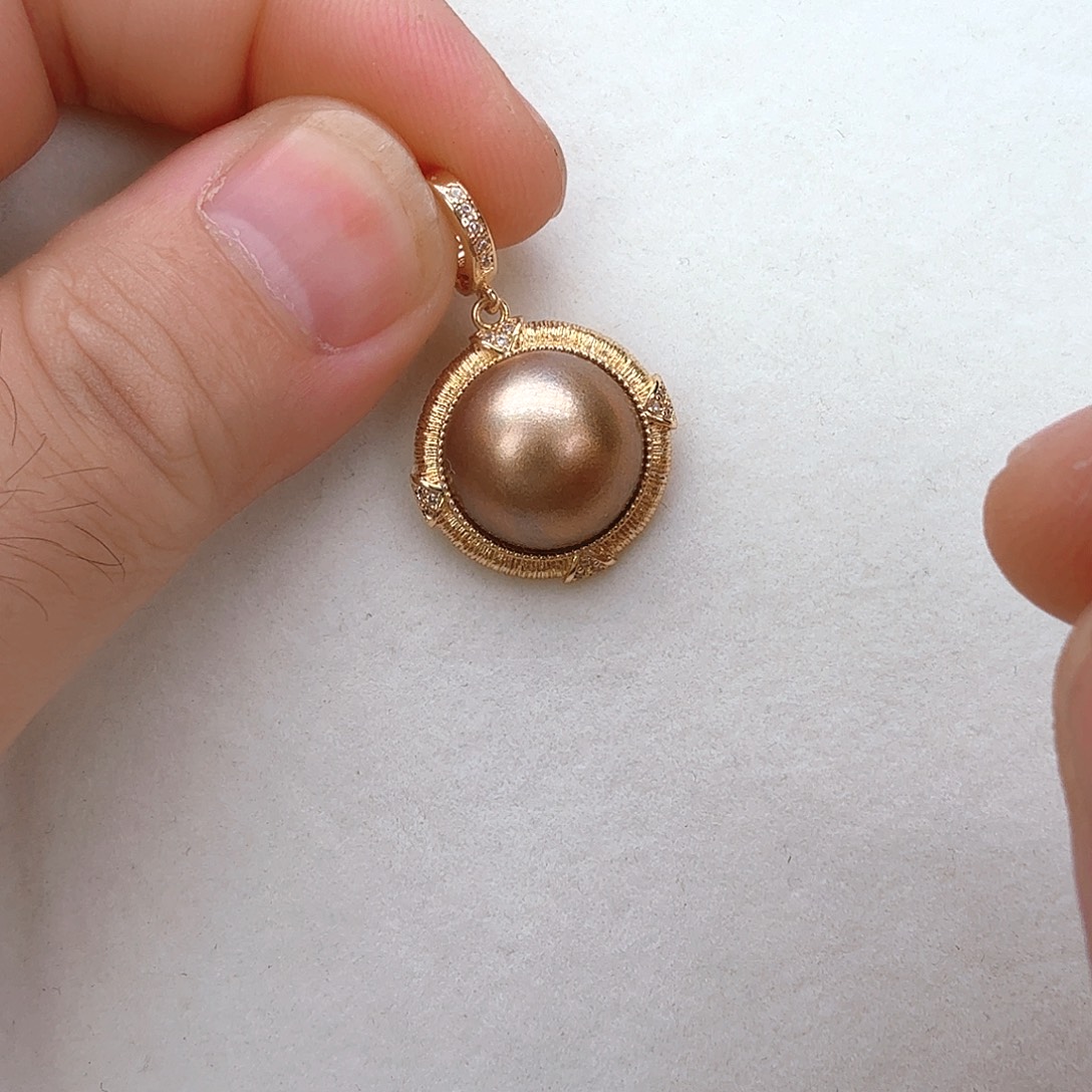 未镶嵌颈饰拼合珍珠（马贝珠）