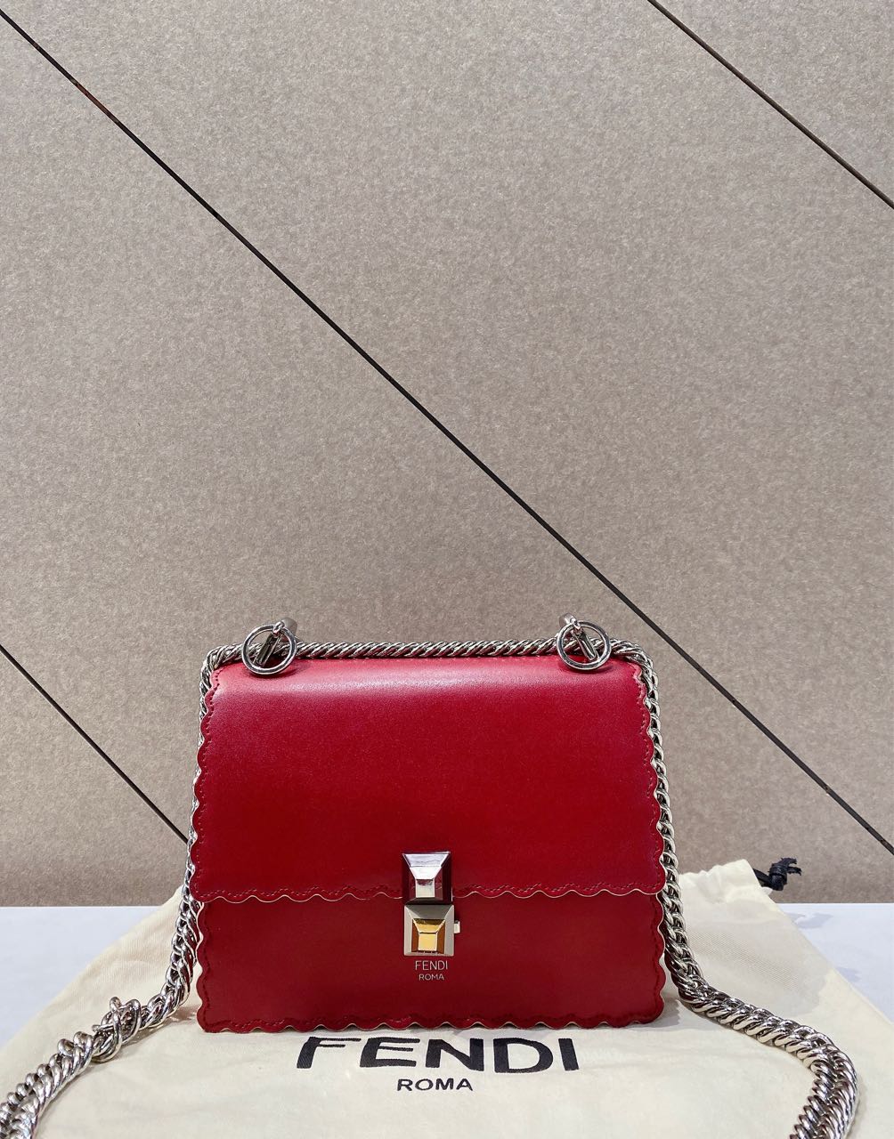 95新 FENDI/芬迪 帝爵鹏哥直播专享/芬迪/红色全皮链条包