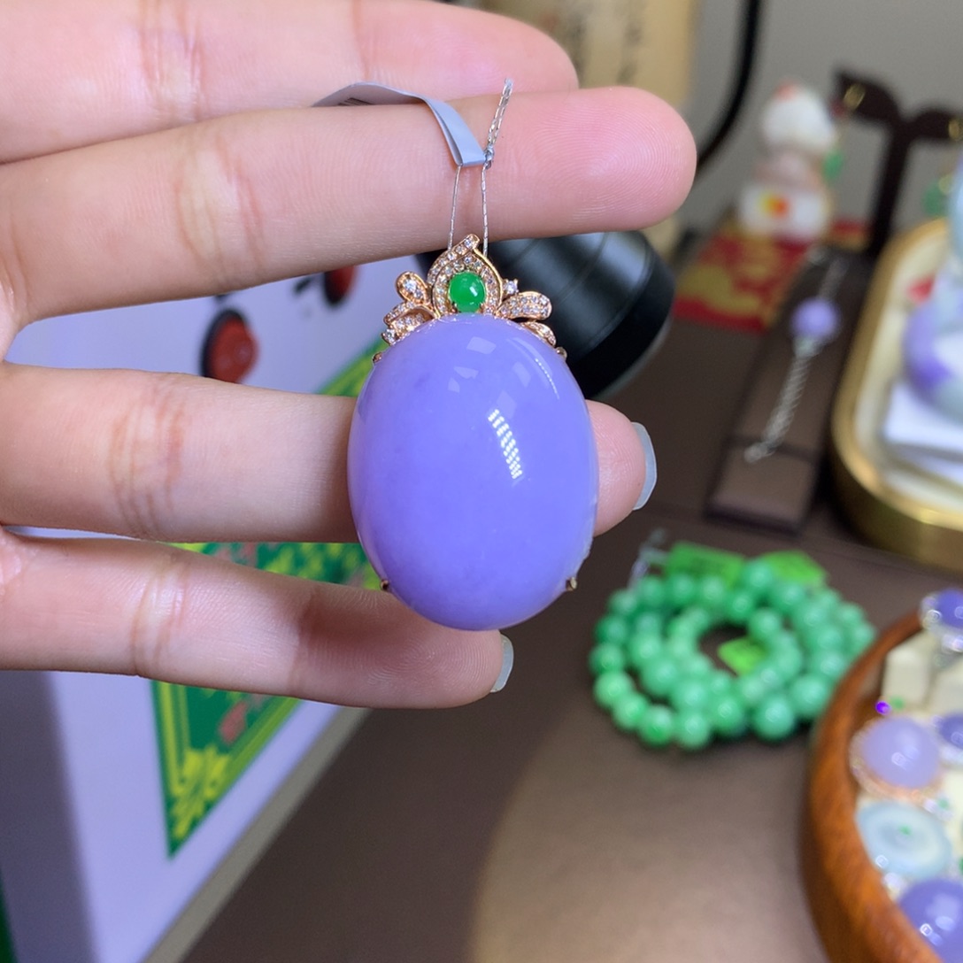 翡翠18K金镶嵌颈饰翡翠