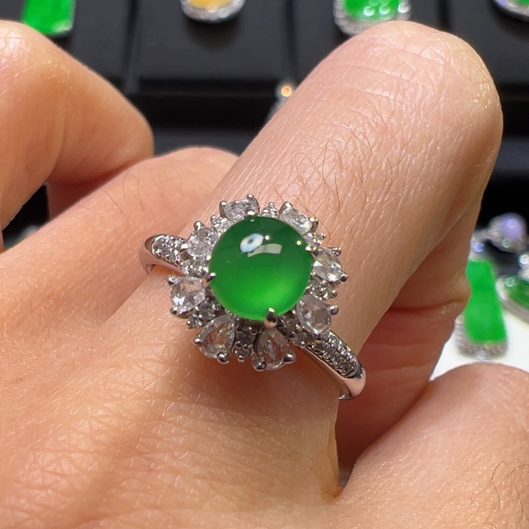 翡翠戒指18K金镶嵌翡翠