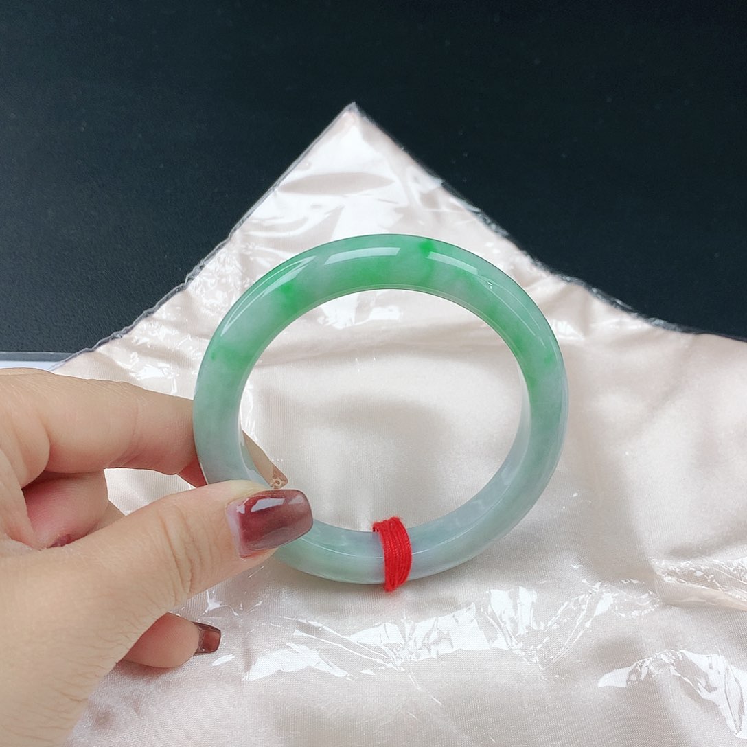 翡翠手镯未镶嵌翡翠291