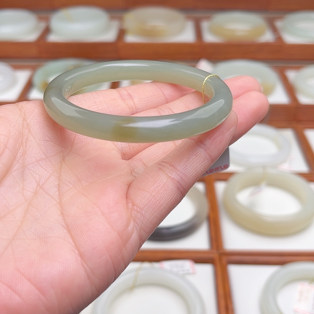 和田玉手镯未镶嵌52.8