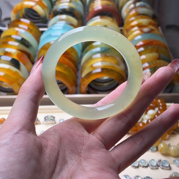 蛇纹石玉手镯未镶嵌52.8