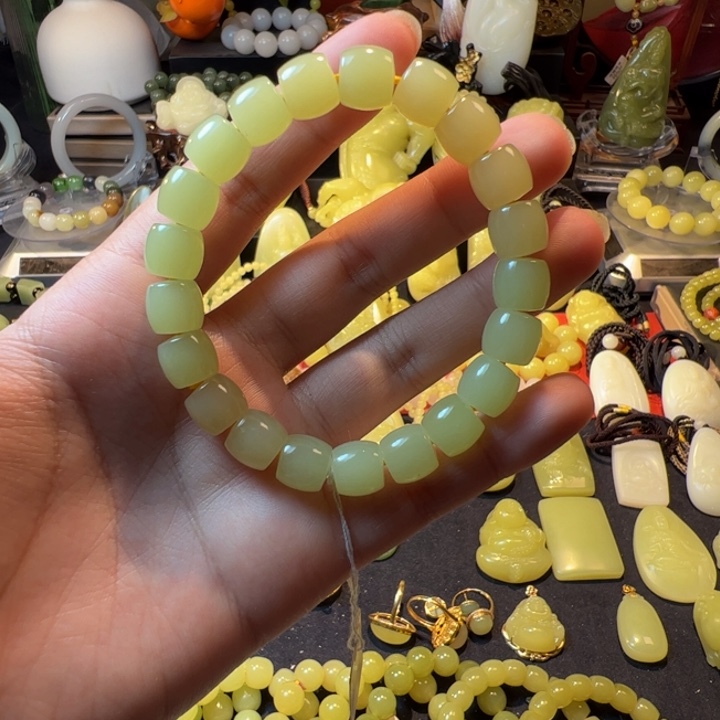 和田玉（黄玉）未镶嵌颈饰