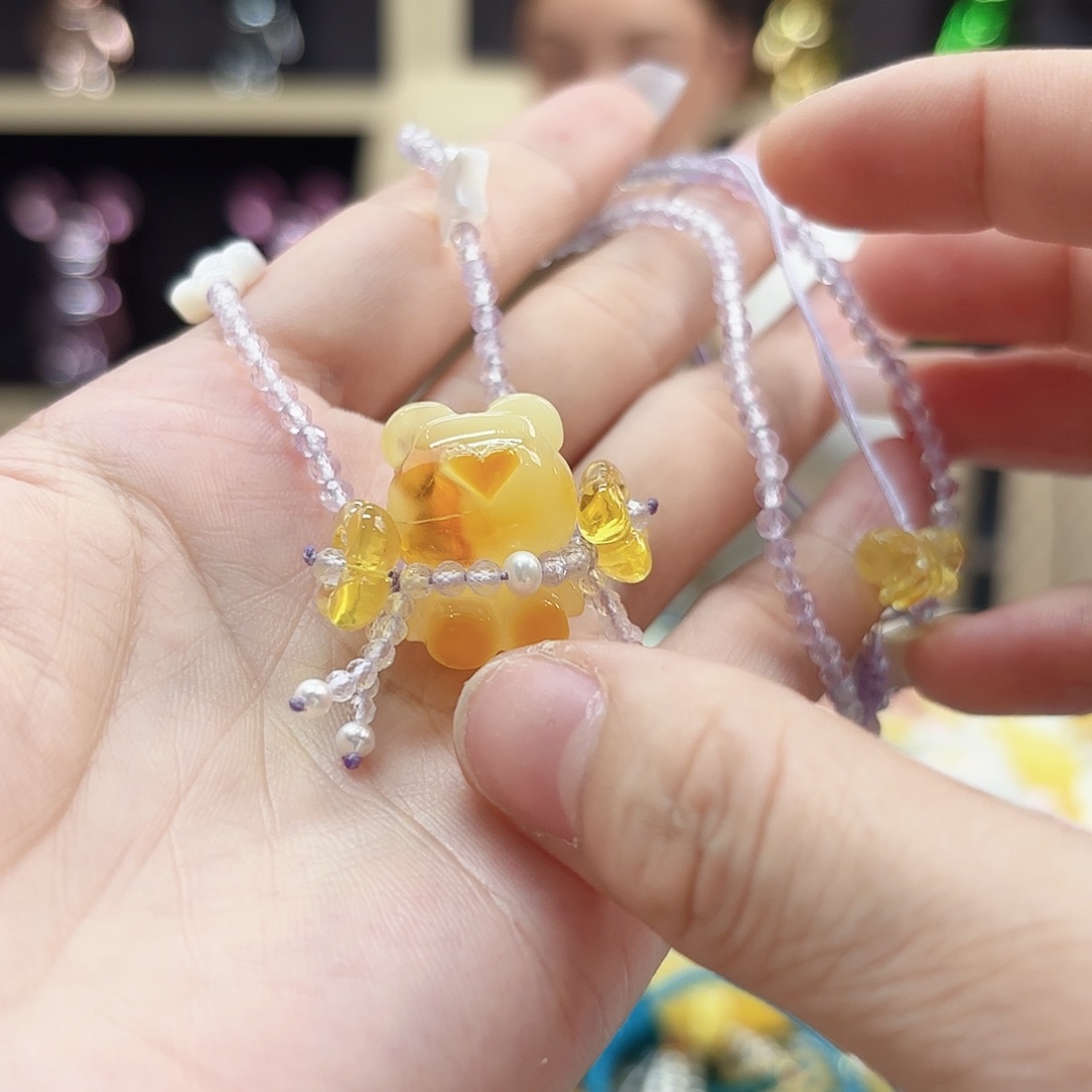 琥珀未镶嵌颈饰琥珀