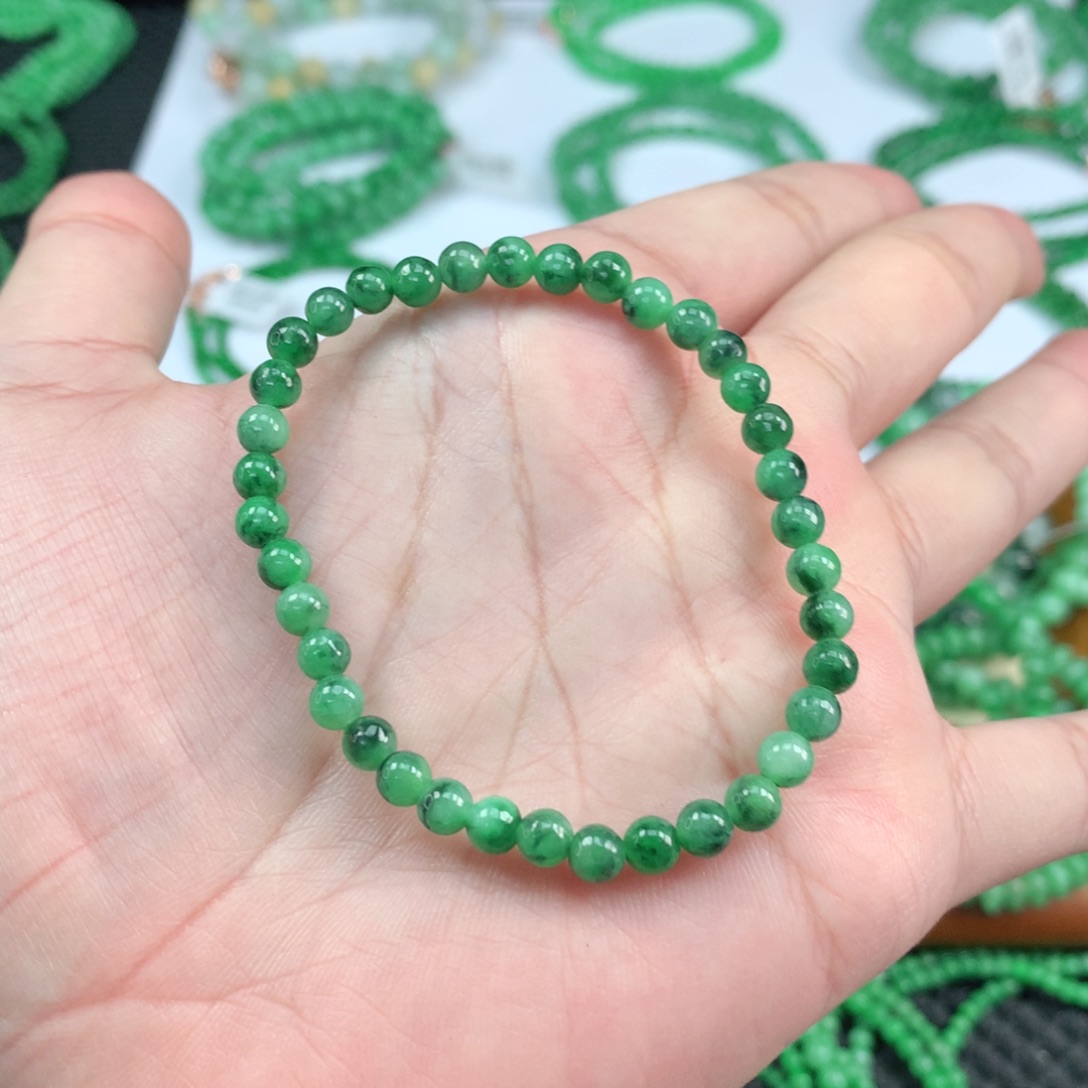 翡翠手链未镶嵌翡翠