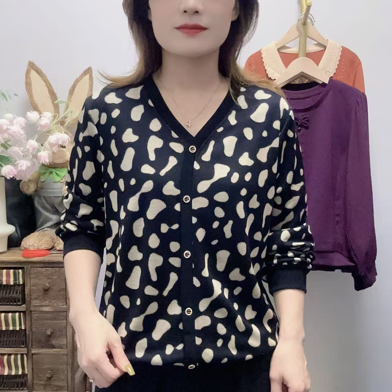 【丽姐家】春秋新款V领打底衫长袖中老年女装妈妈装女士上衣