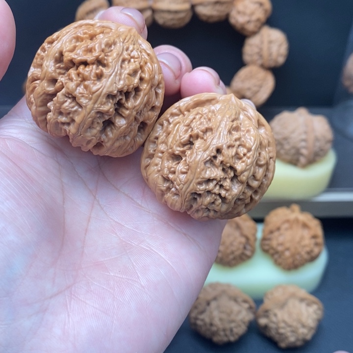 文玩核桃吊坠粗筋