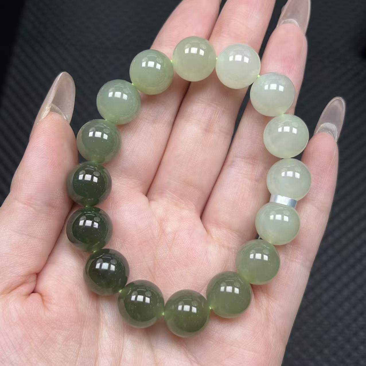 【风哥珠宝】和田玉渐变手串 晴水料 12MM 多样性发一件 S1188