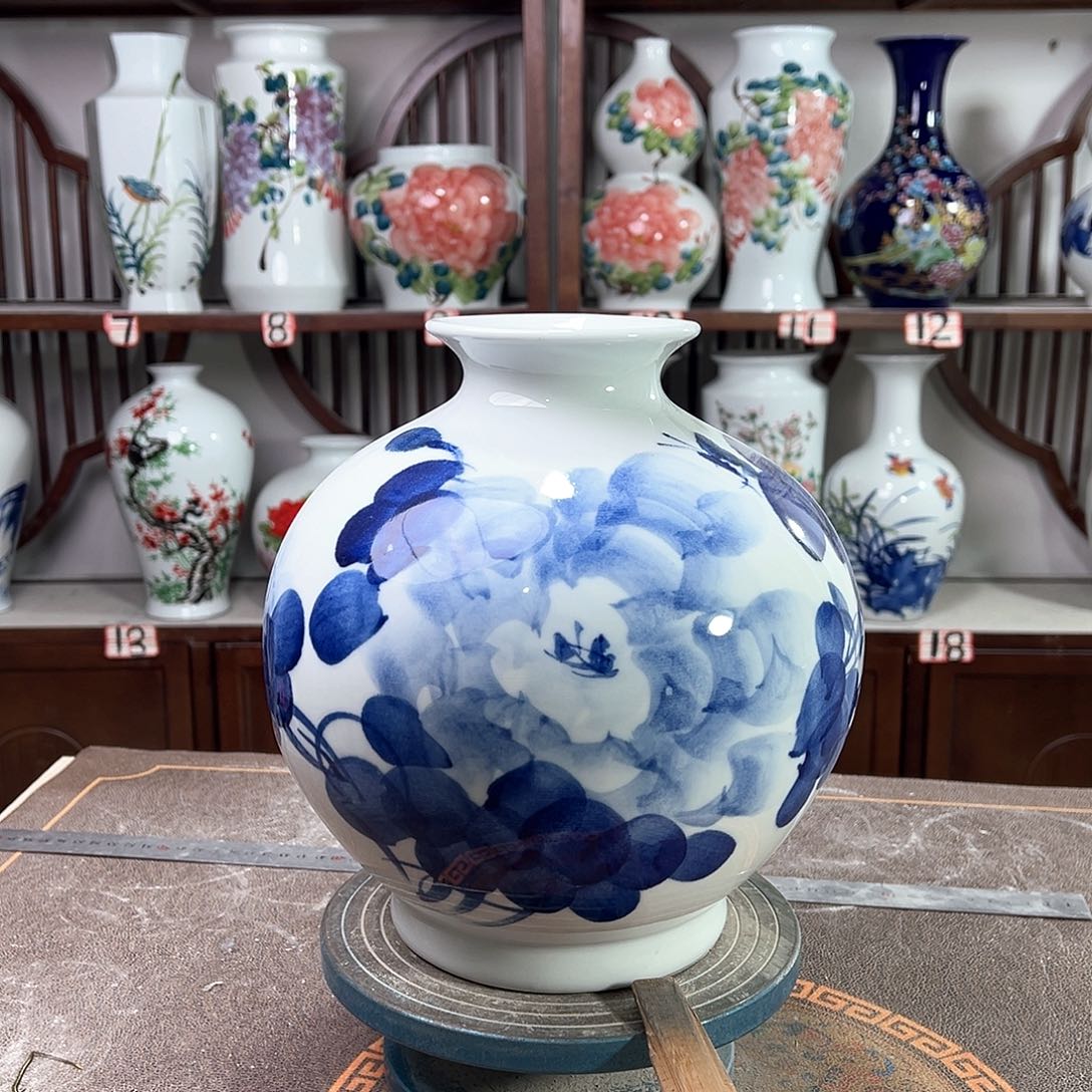陶摆件景德镇陶瓷石青牡