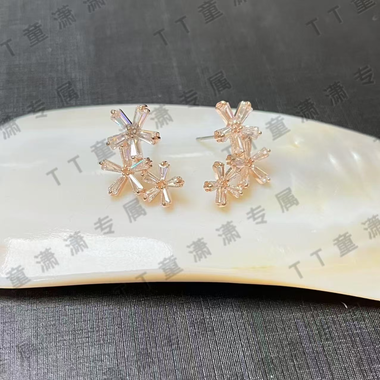 铜合金合成锆石耳饰 玫瑰金色小花耳饰(E467耳钉）