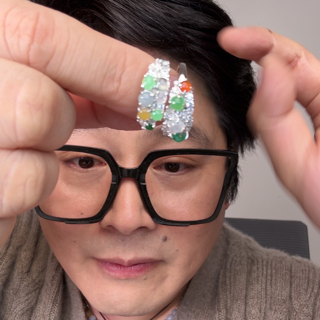 翡翠未镶嵌颈饰多样性一个