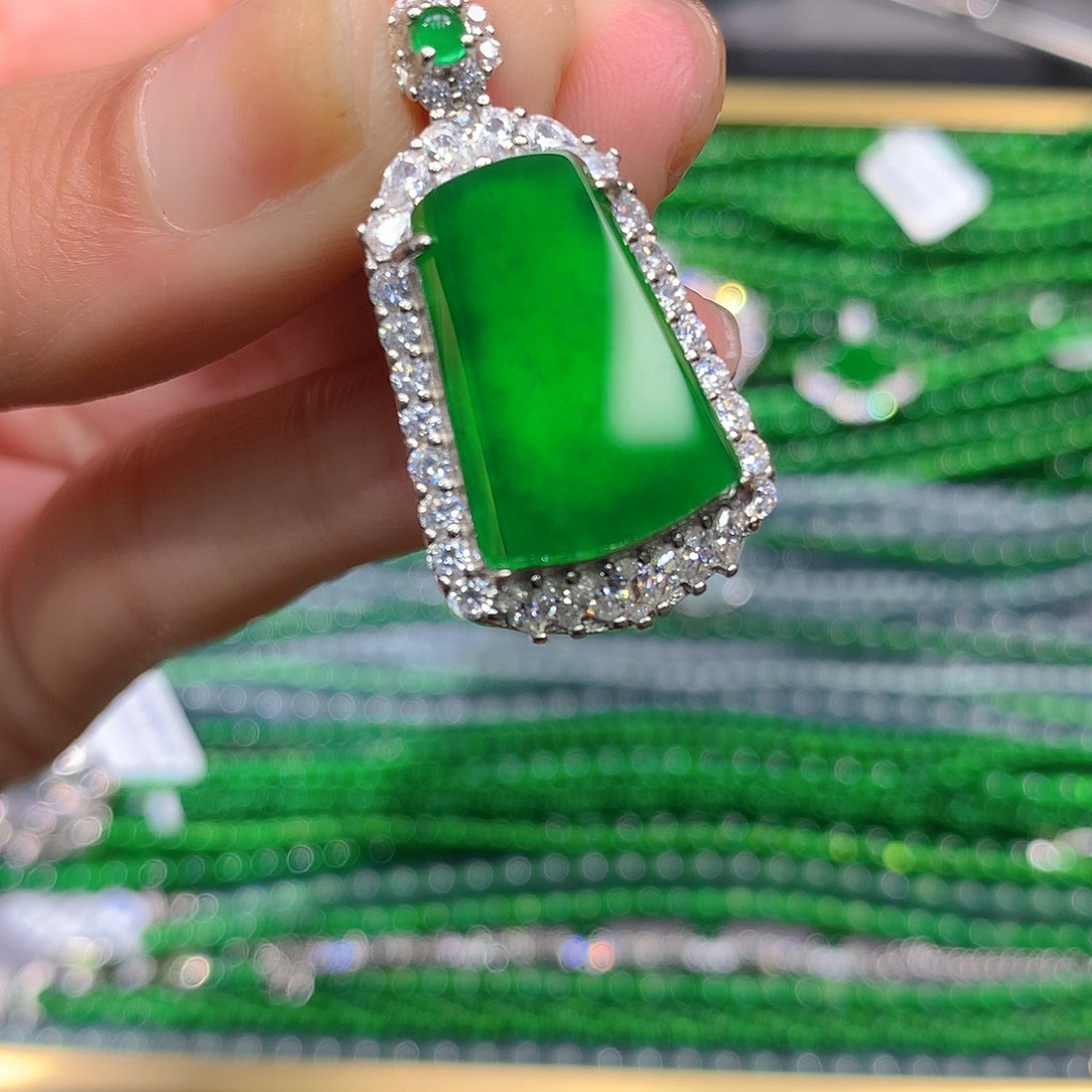 翡翠手串未镶嵌天然翡翠