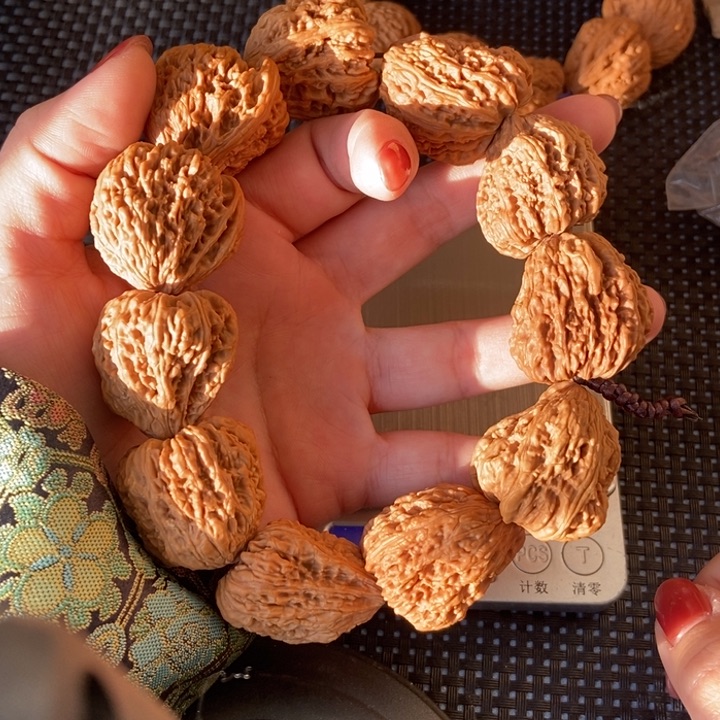 吊坠猴头核桃瓷*人南疆