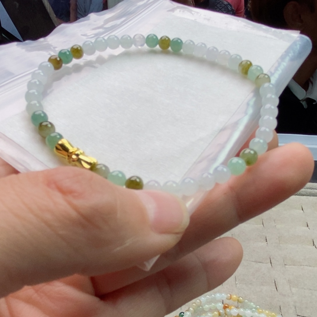 定制翡翠未镶嵌翡翠定制手链