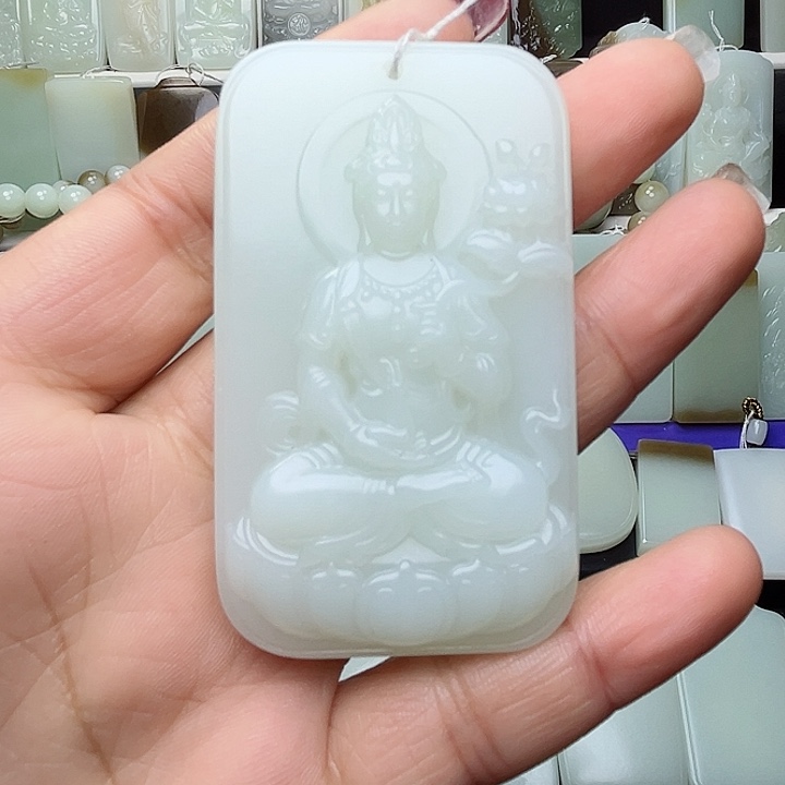 颈饰未镶嵌和田玉择**立