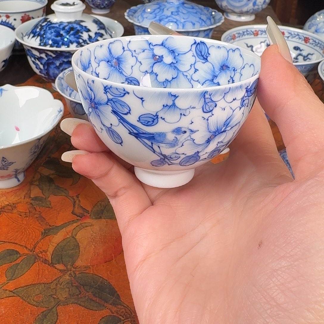 青樵轩白描青花花鸟鸡心杯