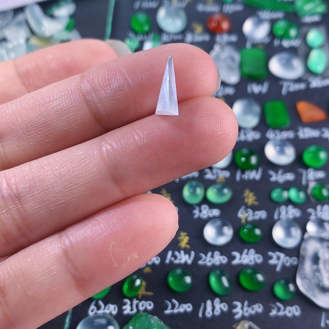 【闪购商品】翡翠颈饰未镶嵌天然翡翠高冰切割