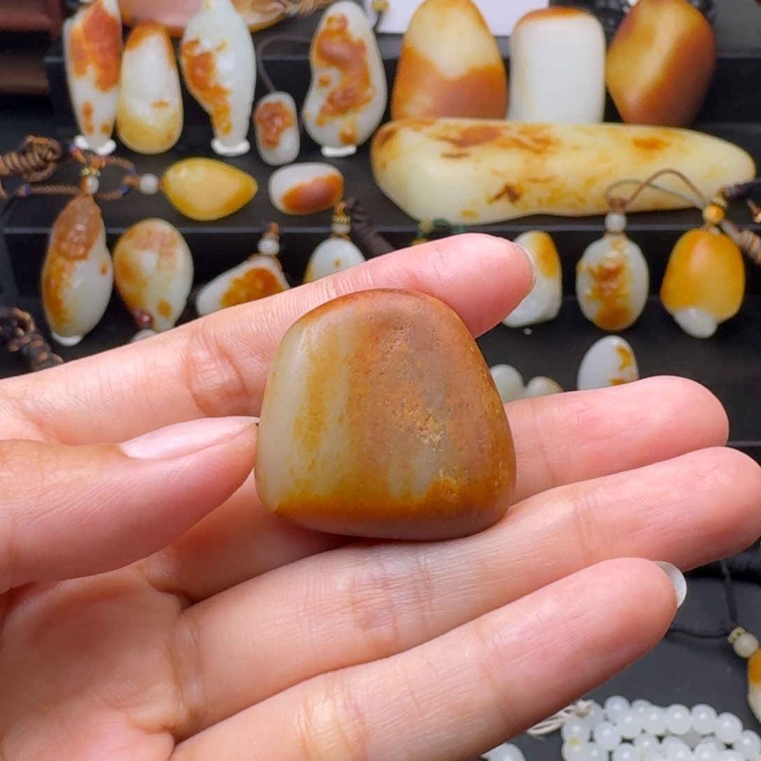 和田玉未镶嵌吊坠(不含链)水**淼原石