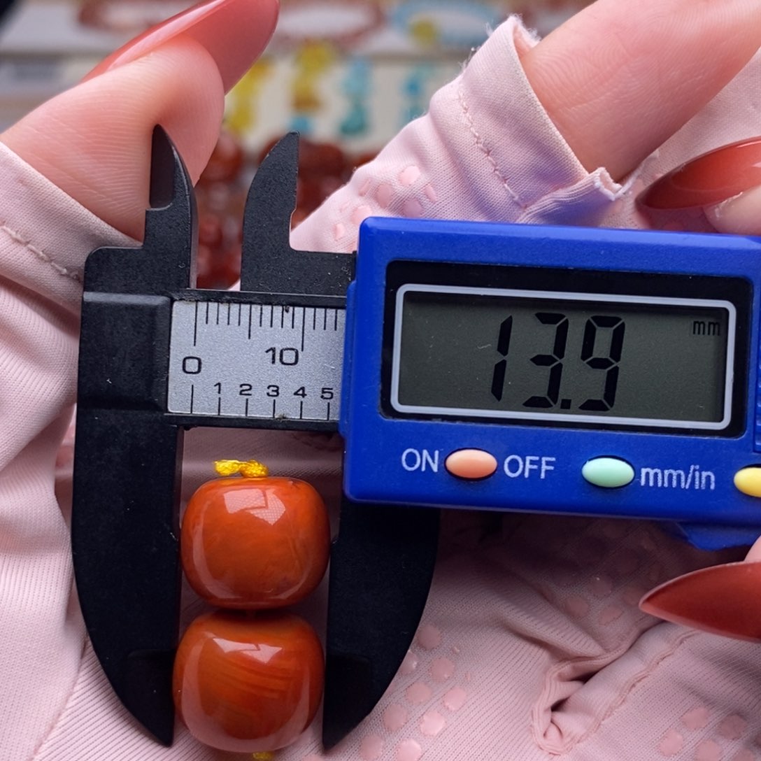 南红玛瑙配饰未镶嵌微瑕矿点