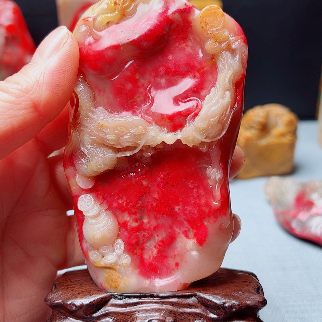 鸡血石长**户巴林鸡血石摆件