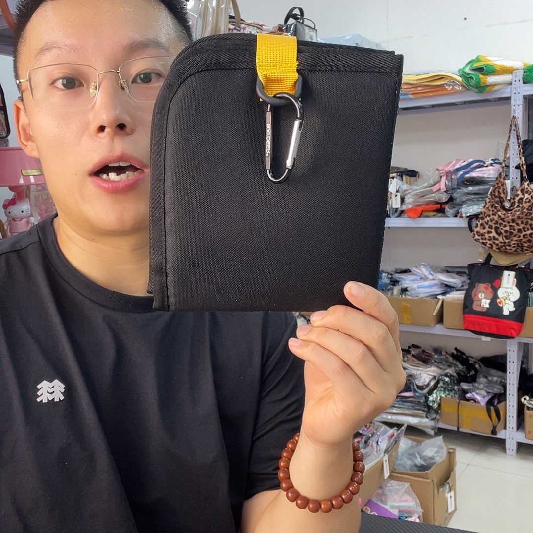 PU化妆包等产品和产品