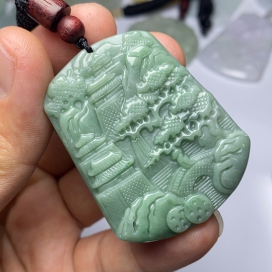 翡翠未镶嵌颈饰翡翠