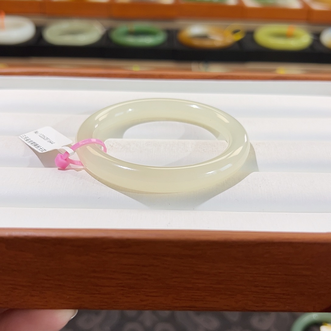 和田玉手镯未镶嵌米*唐