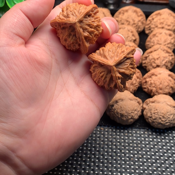 文玩核桃把件40三棱