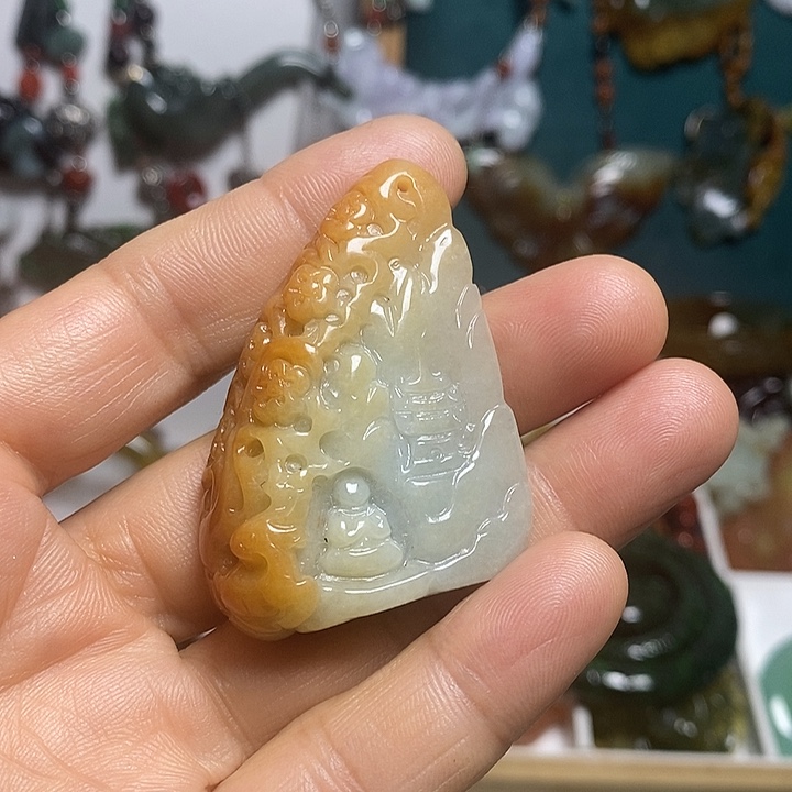 翡翠未镶嵌吊坠(赠链)