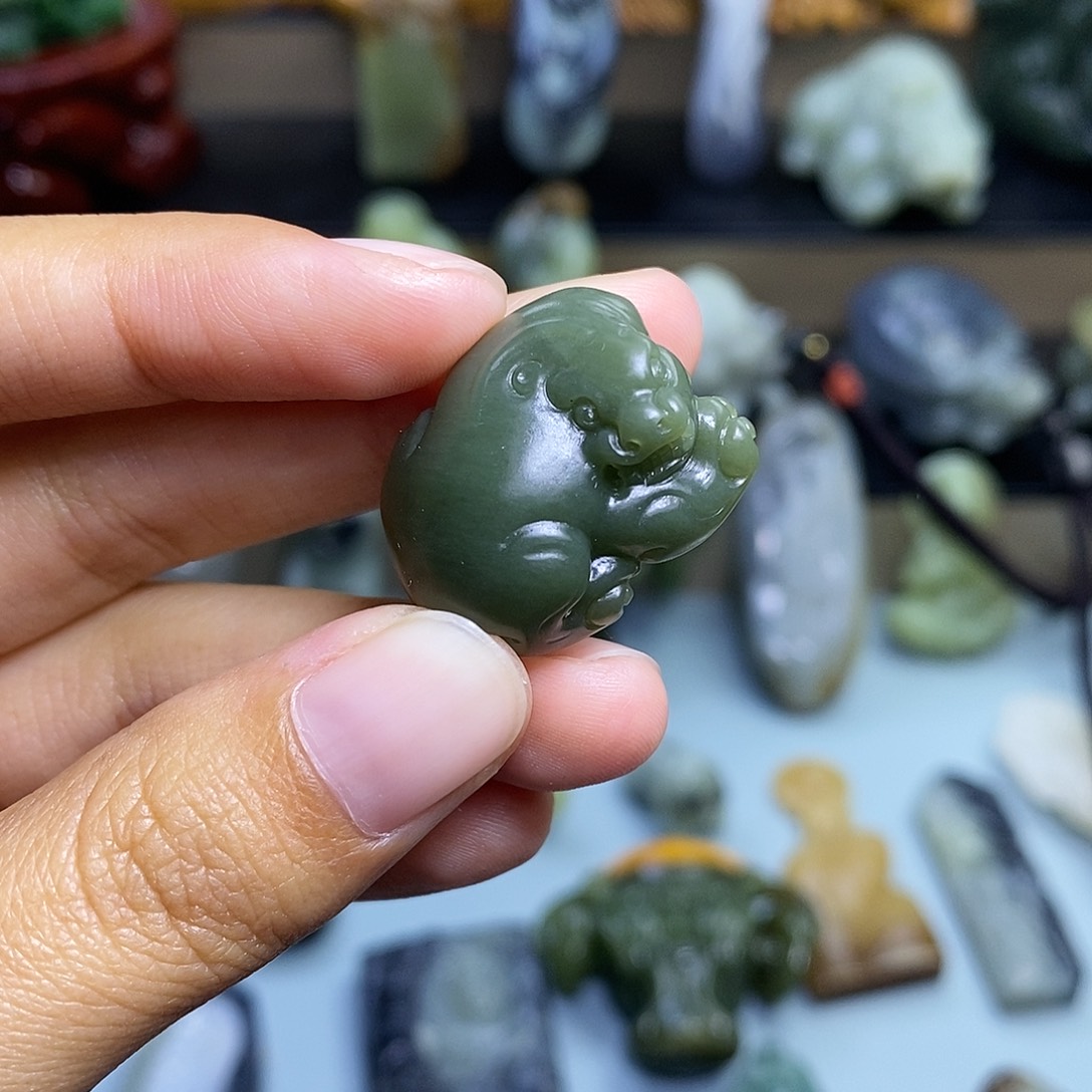 颈饰未镶嵌和田玉一***?