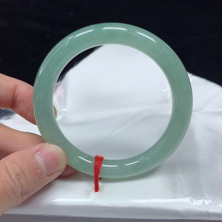 翡翠手镯（圆镯）未镶嵌55.7