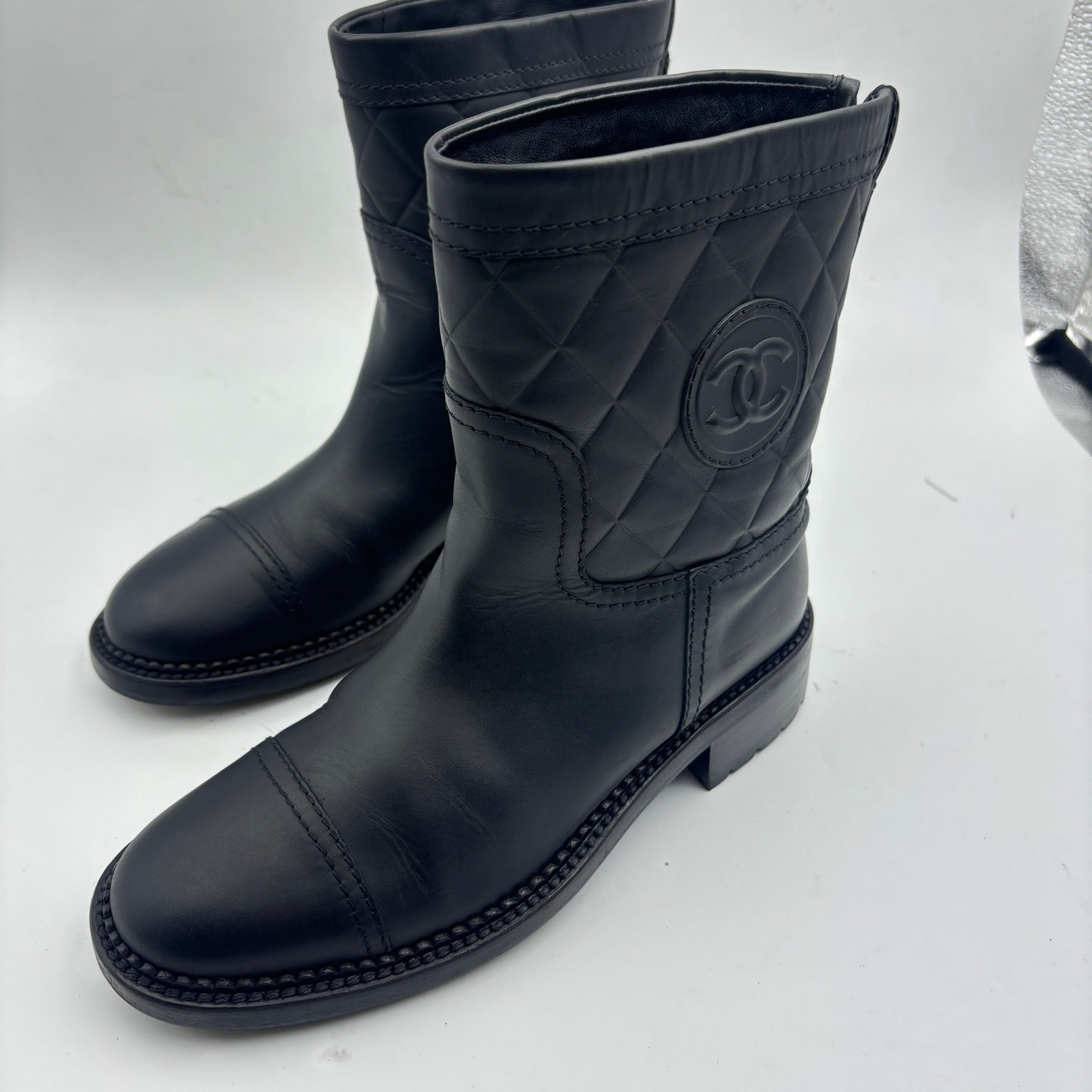 99新 Chanel/香奈儿 36码/chanel香奈儿棱格中筒靴/无盒/99新