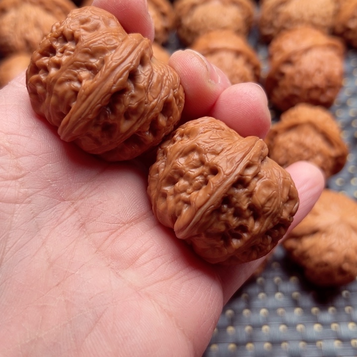 文玩核桃吊坠元宝