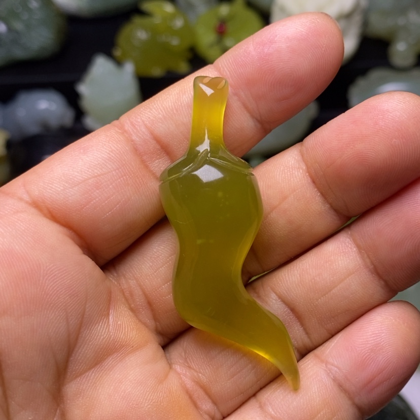 【闪购商品】蛇纹石玉颈饰未镶嵌