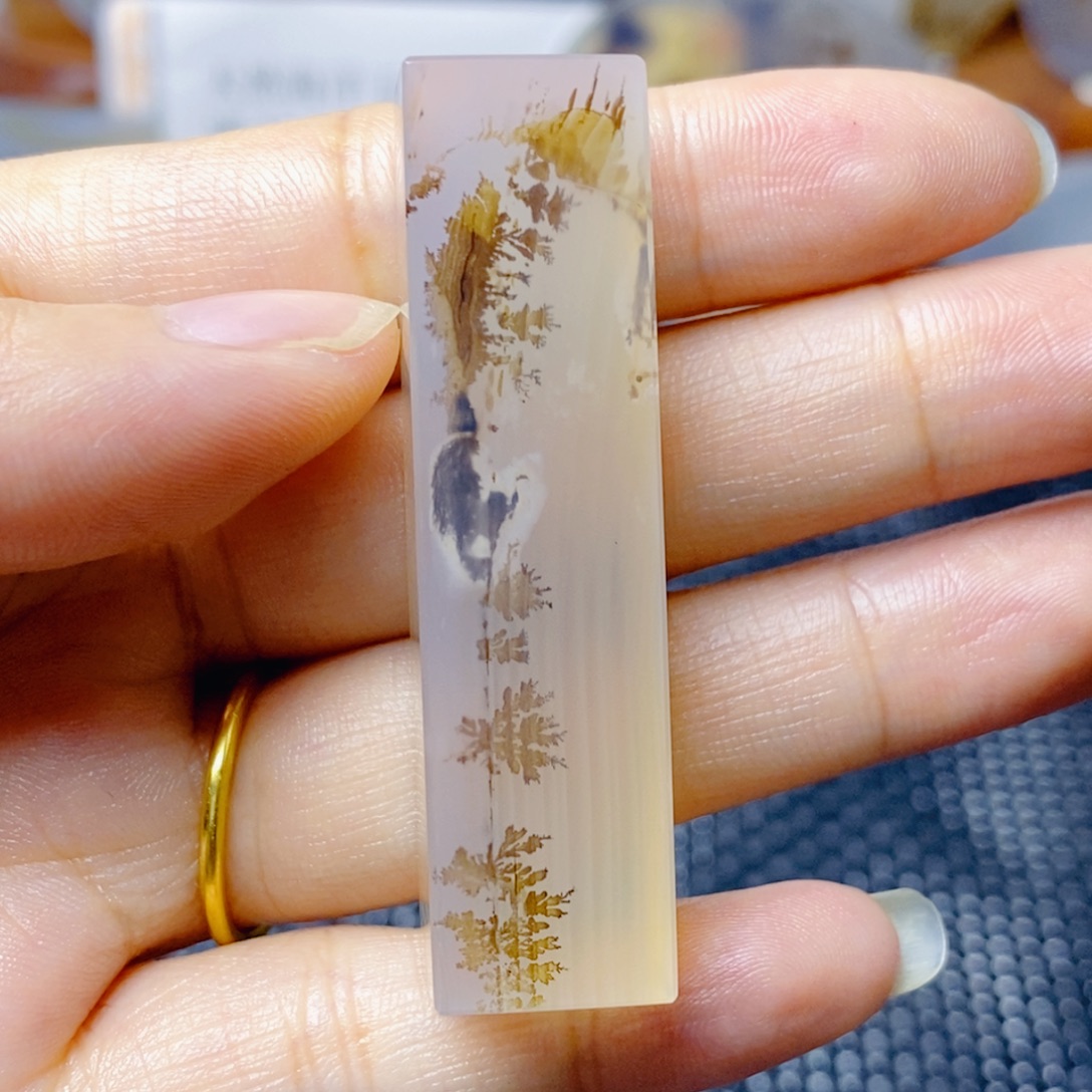 伝***迴玛瑙/玉髓未镶嵌珠宝奇石