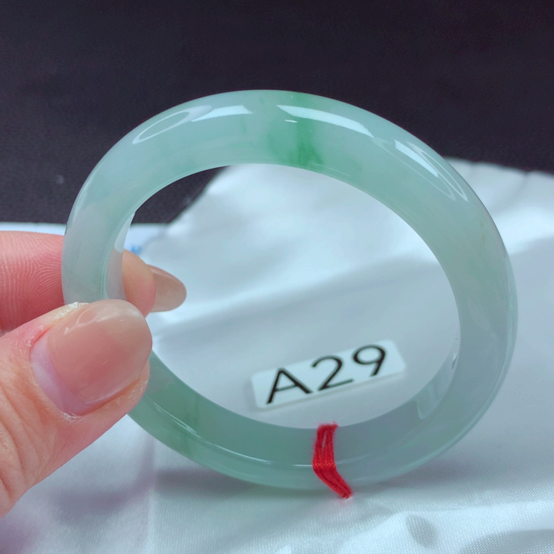 翡翠手镯未镶嵌手镯88