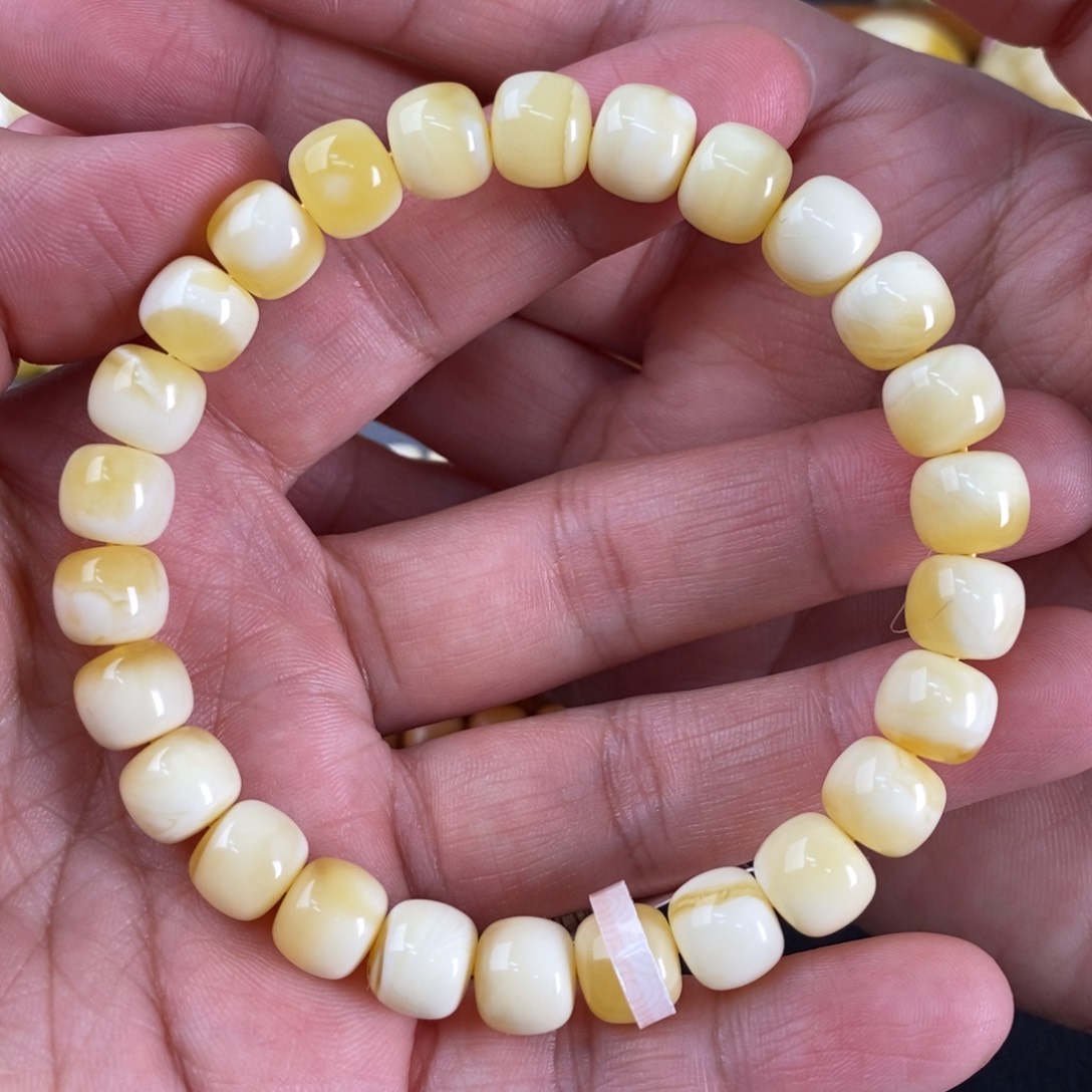 蜜蜡裸石未镶嵌蜜蜡